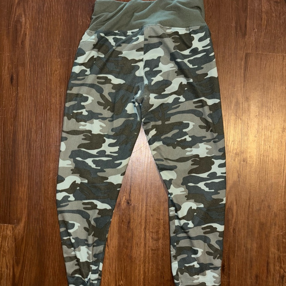 Justice Green Camo Kids cropped leggings